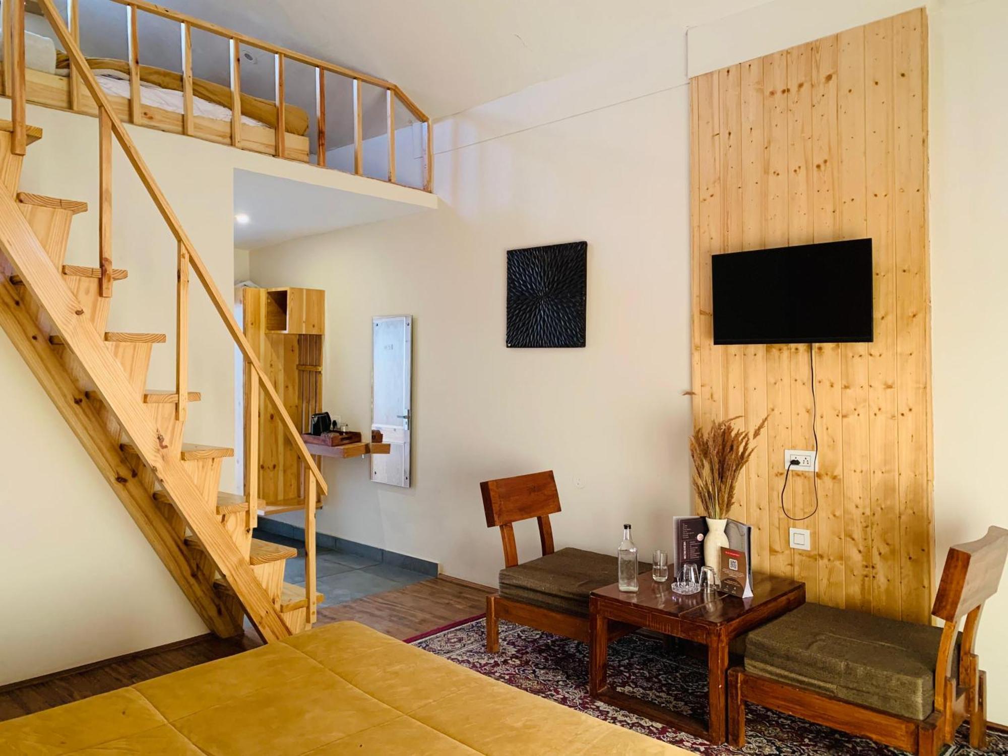 Hotel The Bulevar - Whispering Willows Sissu Esterno foto