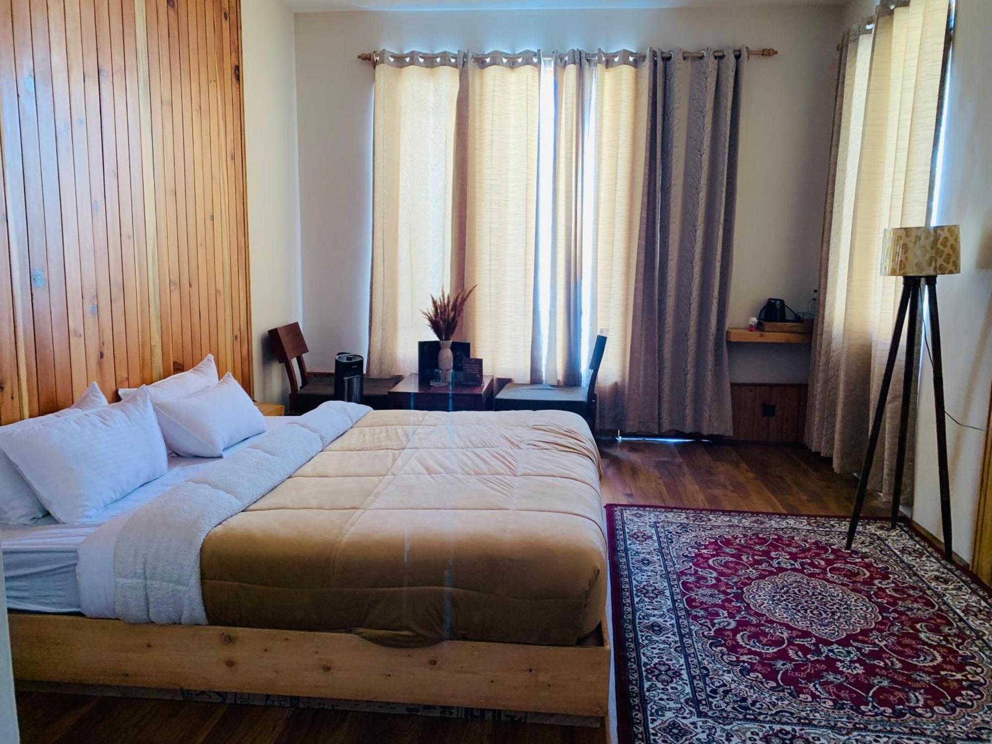 Hotel The Bulevar - Whispering Willows Sissu Esterno foto